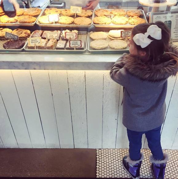 Meet your Posher, Lisa - Picture 1 of 1